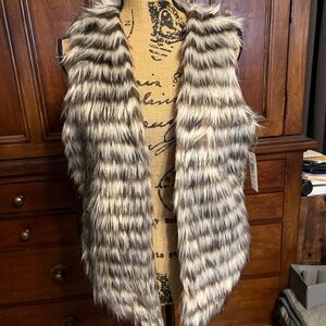Ariat Faux fur brown and gray vest